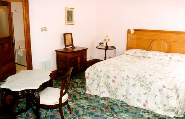 Oak King Suite